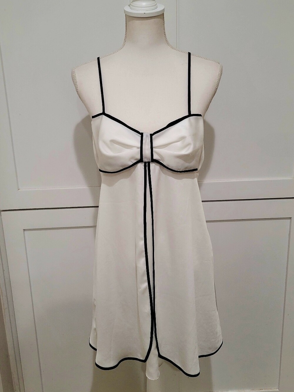 Kate Spade Charmeuse Babydoll Nightie White with Black Trim | Size Medium